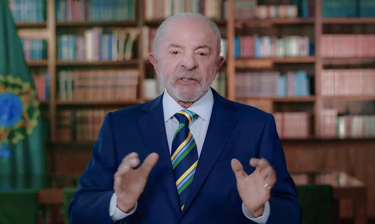 Lula durante pronunciamento sobre soberania e 7 de Setembro