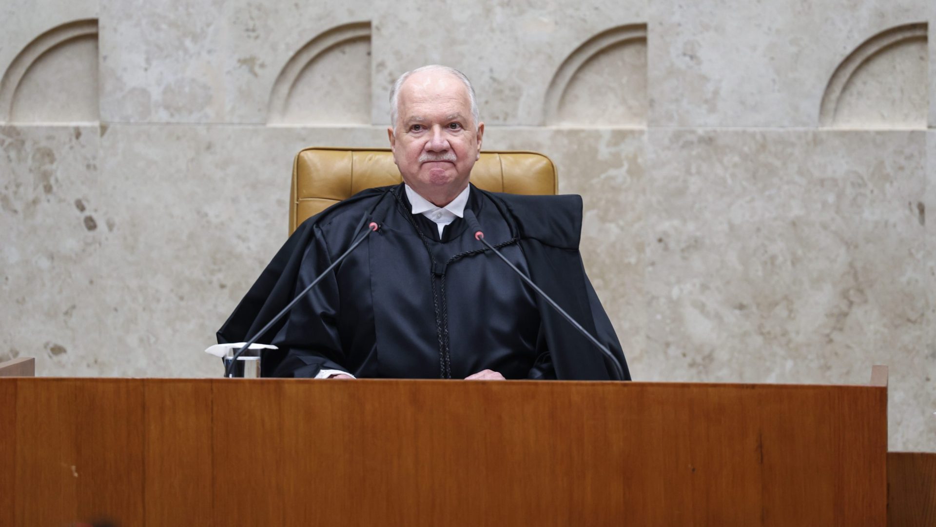 Brasília (DF), 29/09/2025 – Posse do novo presidente do Supremo Tribunal Federal (STF), Edson Fachin, ele foi eleito para suceder o ministro Luís Roberto Barroso, cujo mandato terminou ontem (28). Também assume o cargo o novo vice-presidente, Alexandre de Moraes. Os dois ministros comandarão o Supremo pelos próximos dois anos (2025-2027).
Foto: Valter Campanato/Agência Brasil