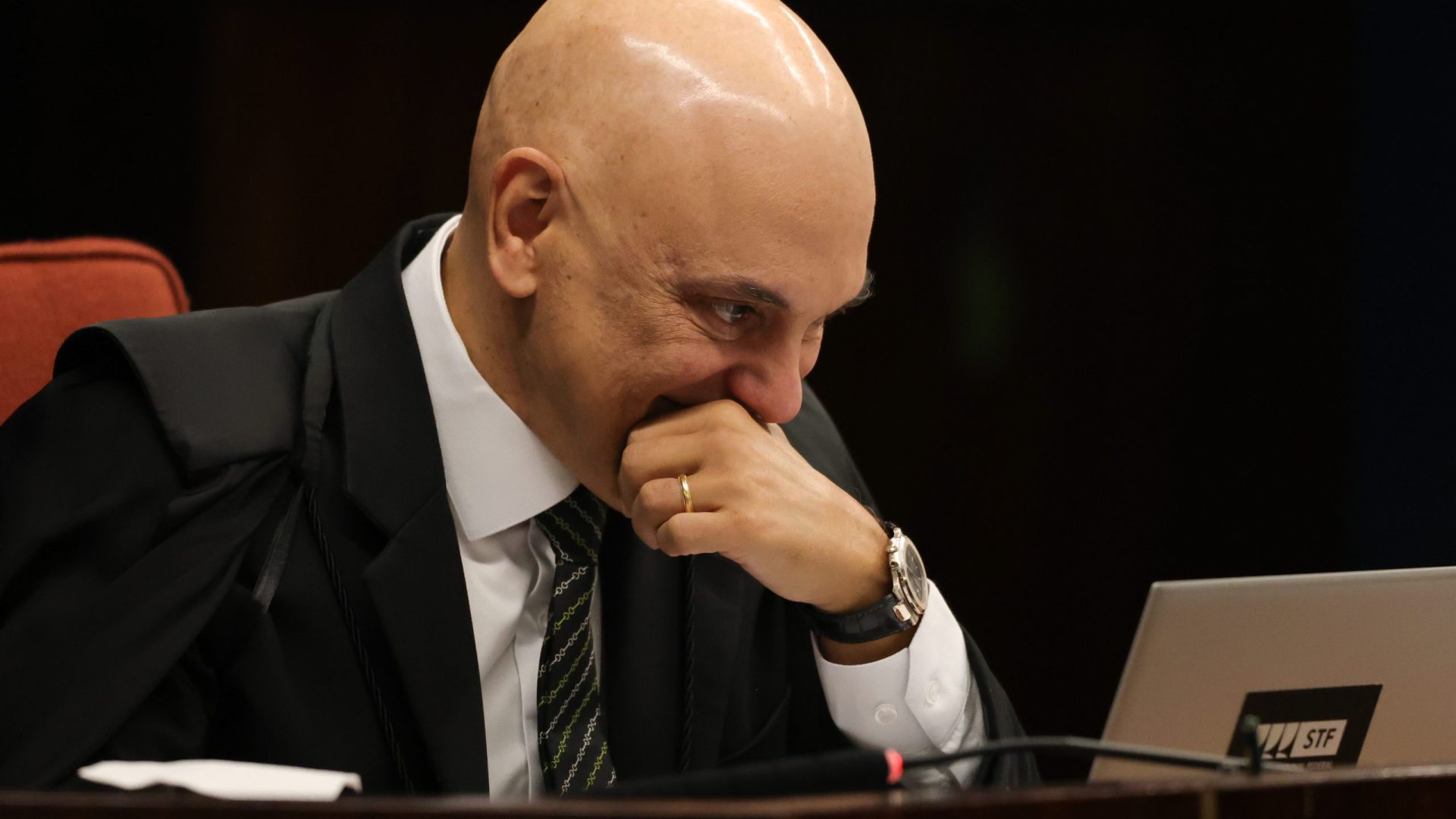 Brasília (DF) 10/09/2025 - O ministro relator, Alexandre de Moraes, na Primeira Turma do Supremo Tribunal Federal (STF) que realiza o quarto dia de julgamento dos réus do Núcleo 1 da trama golpista, formado pelo ex-presidente Jair Bolsonaro e mais sete aliados.  Foto: Fabio Rodrigues-Pozzebom/ Agência Brasil