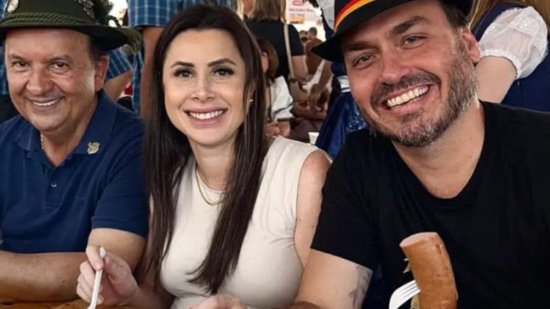 1_carlos_bolsonaro_caroline_de_toni_instagram__carolinedetoni_10-572467