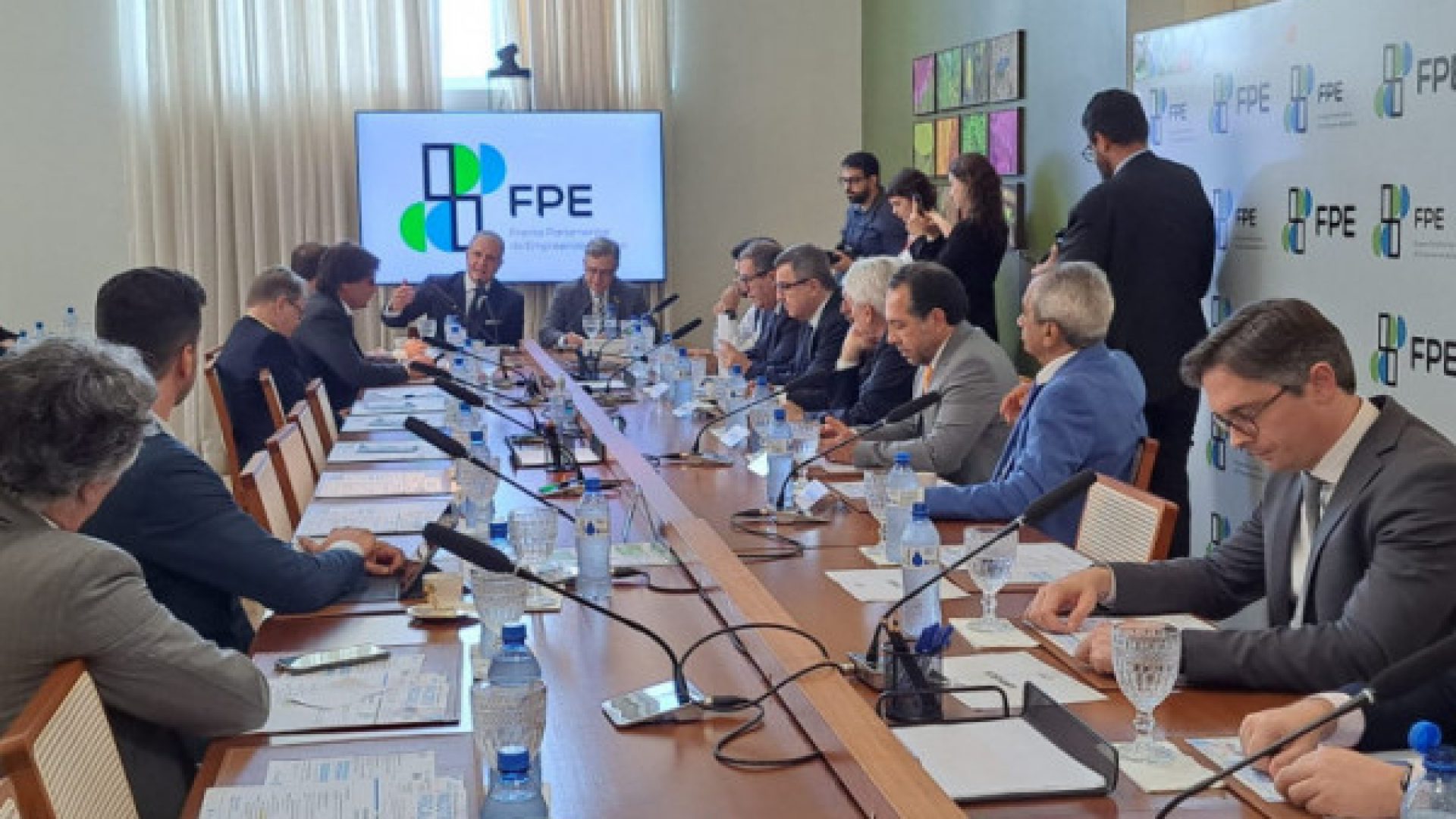 1_whatsapp_image_2024_12_10_at_16_47_20-344314 (1)