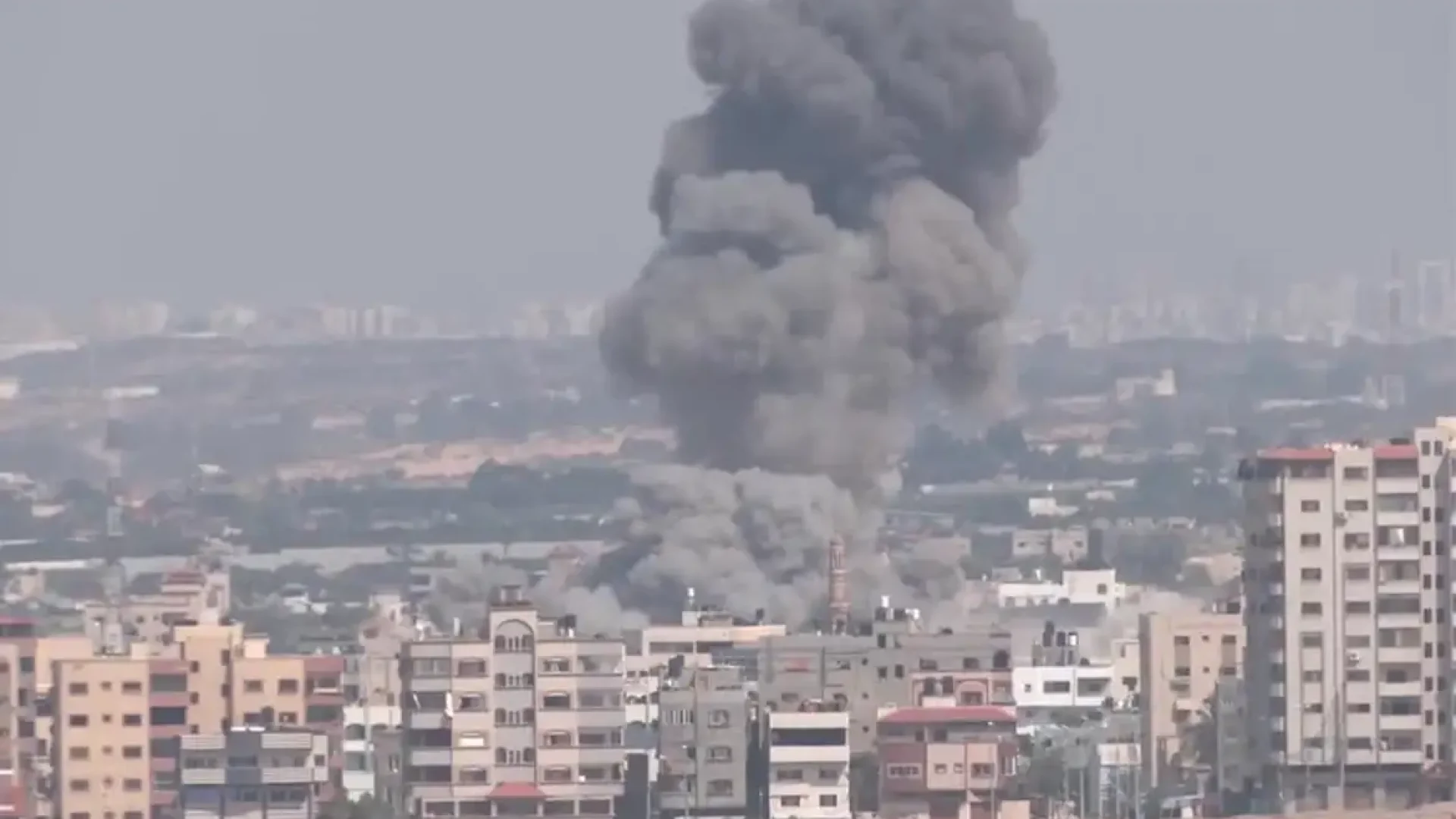2023-10-10t100540z_1_lop857810102023rp1_rtrmadp_baseimage-960x540_israel-palestinians-gaza-skyline_0