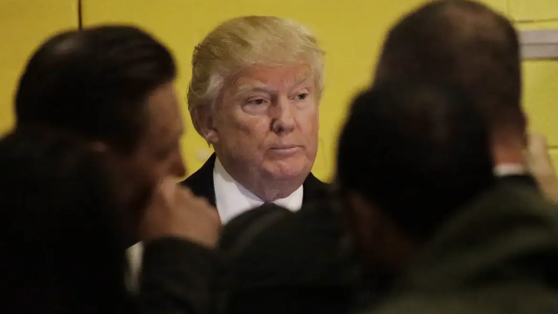 21483896-trump-vota