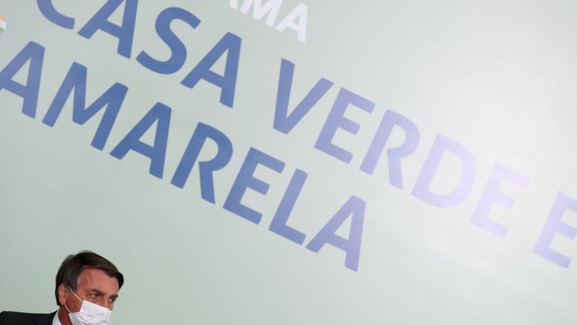 Foto do Presidente Jair Bolsonaro no lançamento do programa Casa Verde Amarela, em Agência Brasil.