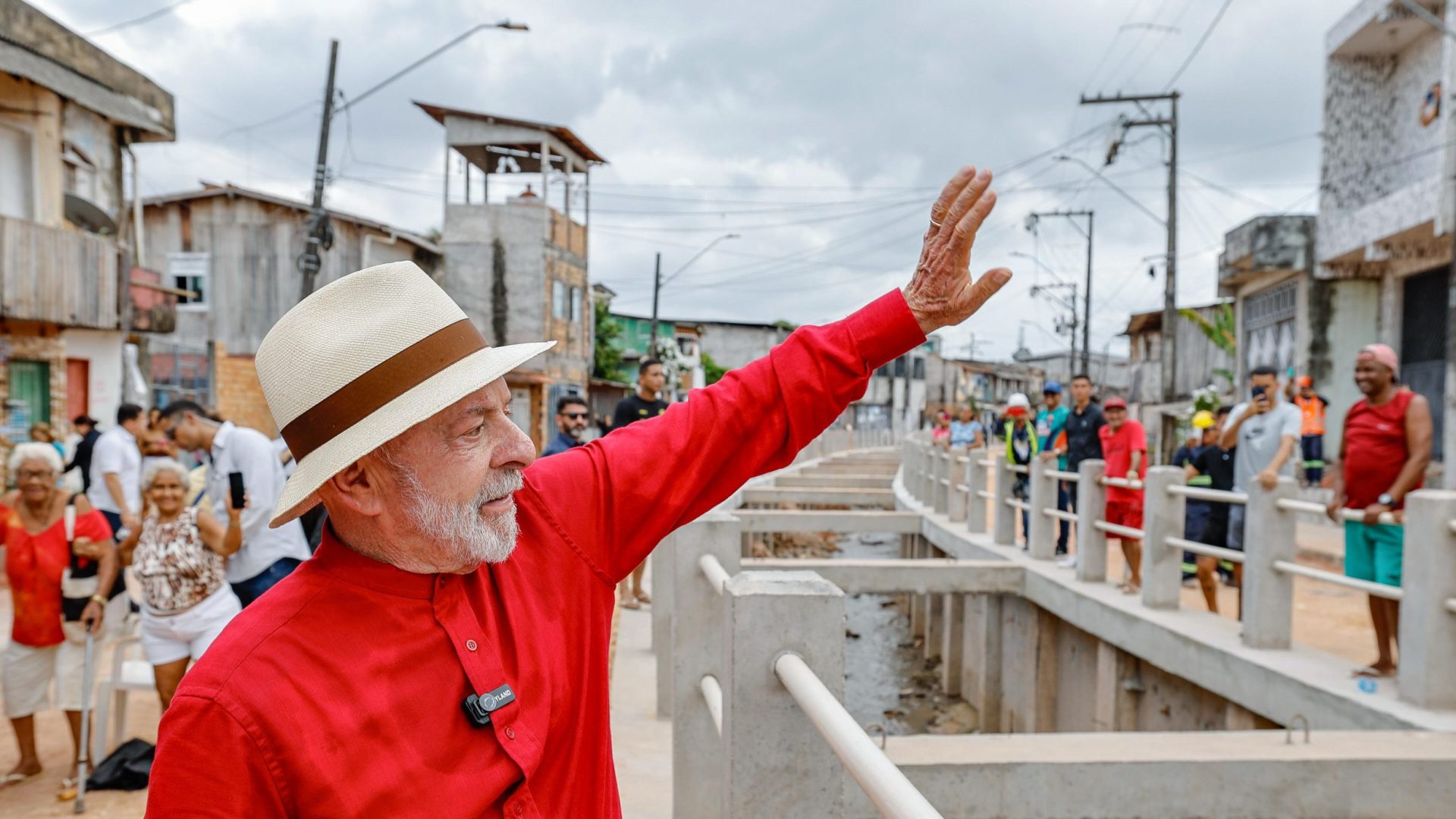 Presidente da República, Luiz Inácio Lula da Silva, durante visita às obras de macrodrenagem e urbanização do Canal da União. Avenida Cipriano Santos – Belém (PA)

Foto: Ricardo Stuckert / PR