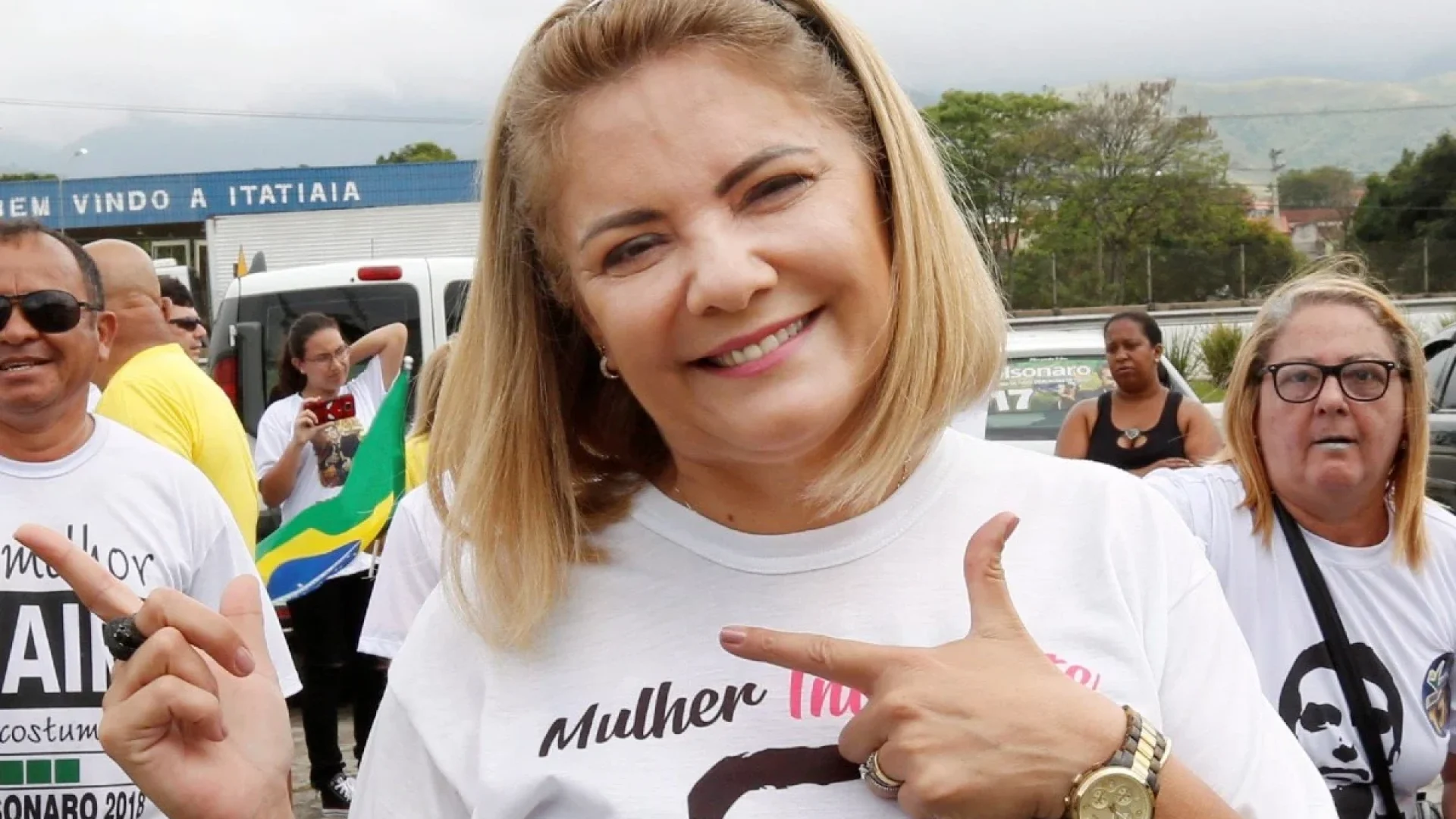 Ana-Cristina-Siqueira-Valle-1-1