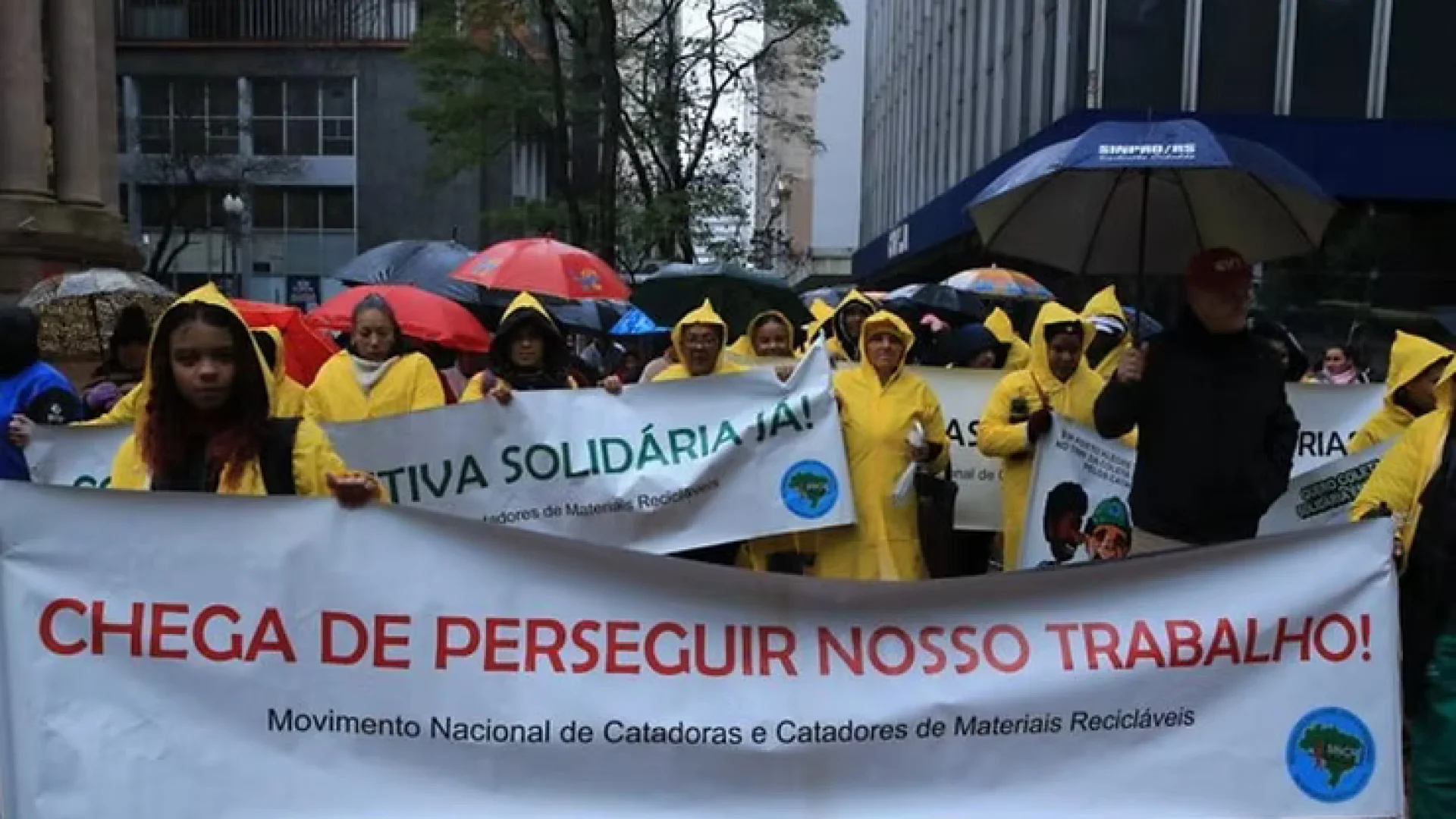 Balção de negócio do lixo em Porto Alegre