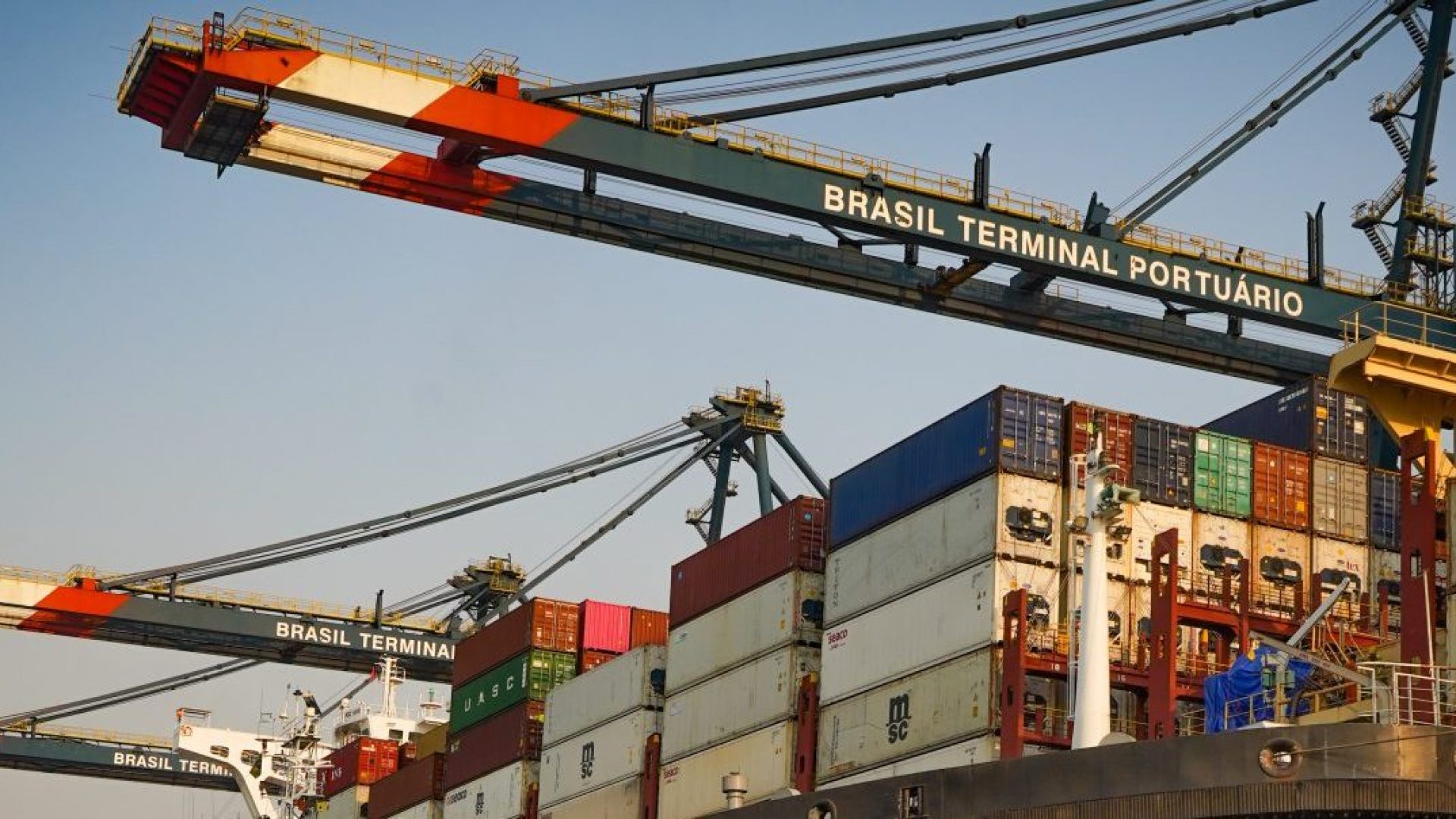 Cannabrava-Superavit-comercial-e-deficit-externo-a-conta-da-desnacionalizacao-e1770057692686