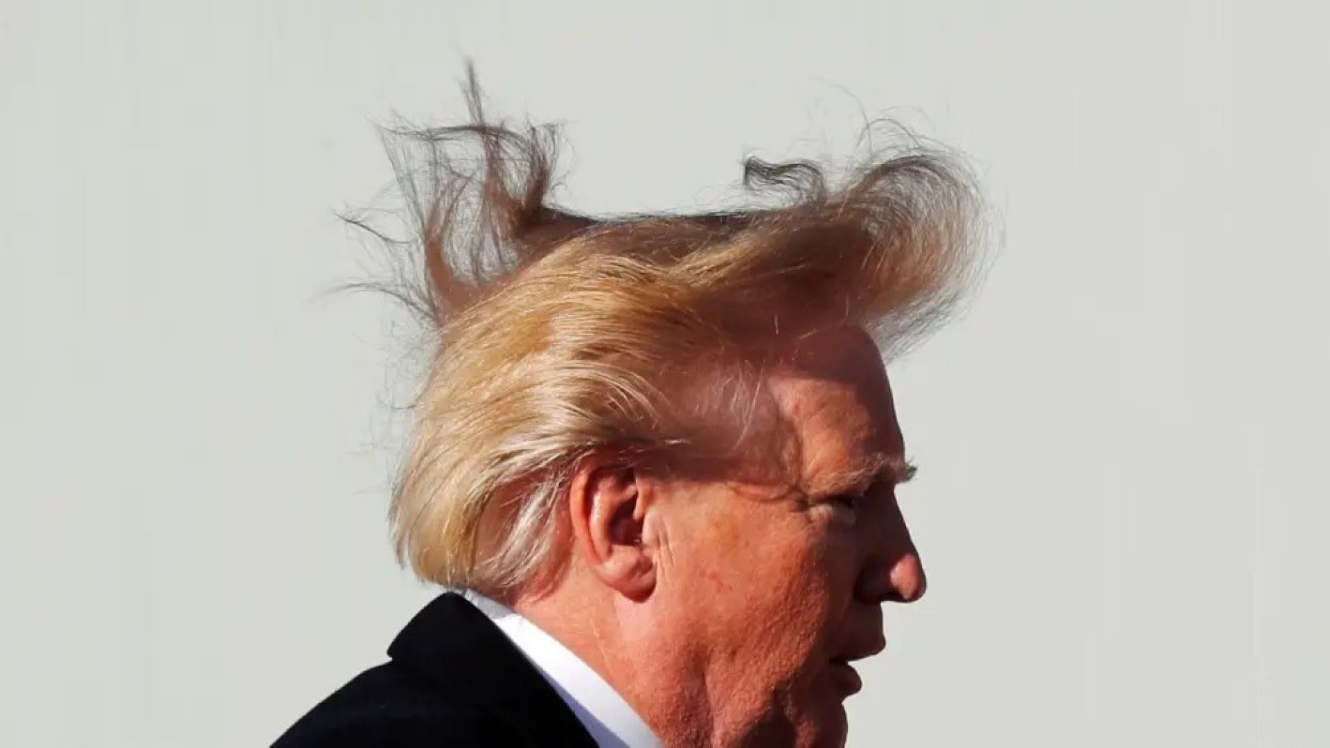 Foto 0047 - Trump cabelo voando