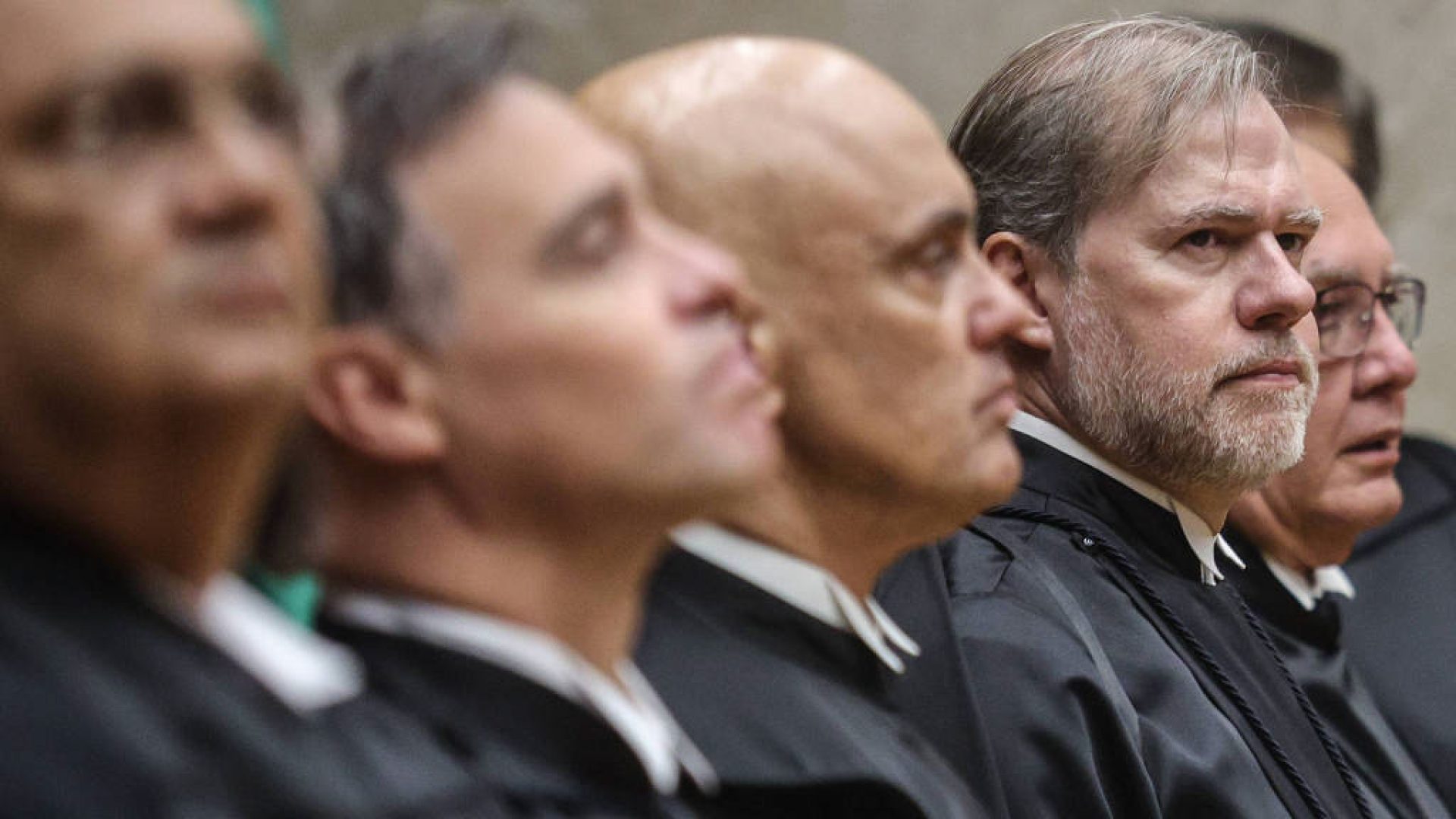 Ministros do STF perfilados - Folha de São Paulo