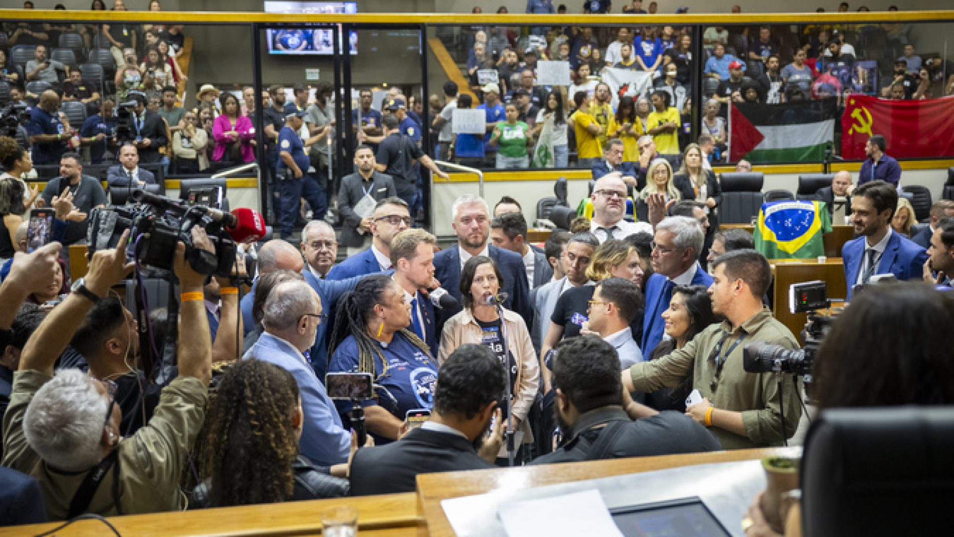 Movimentação de Plenário.