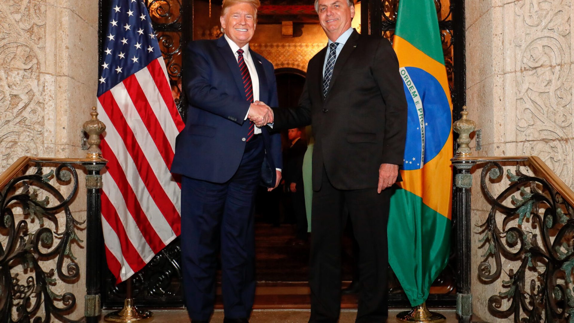 Trump_and_Bolsonaro_at_working_dinner_in_Mar-a-Lago-1536x1097