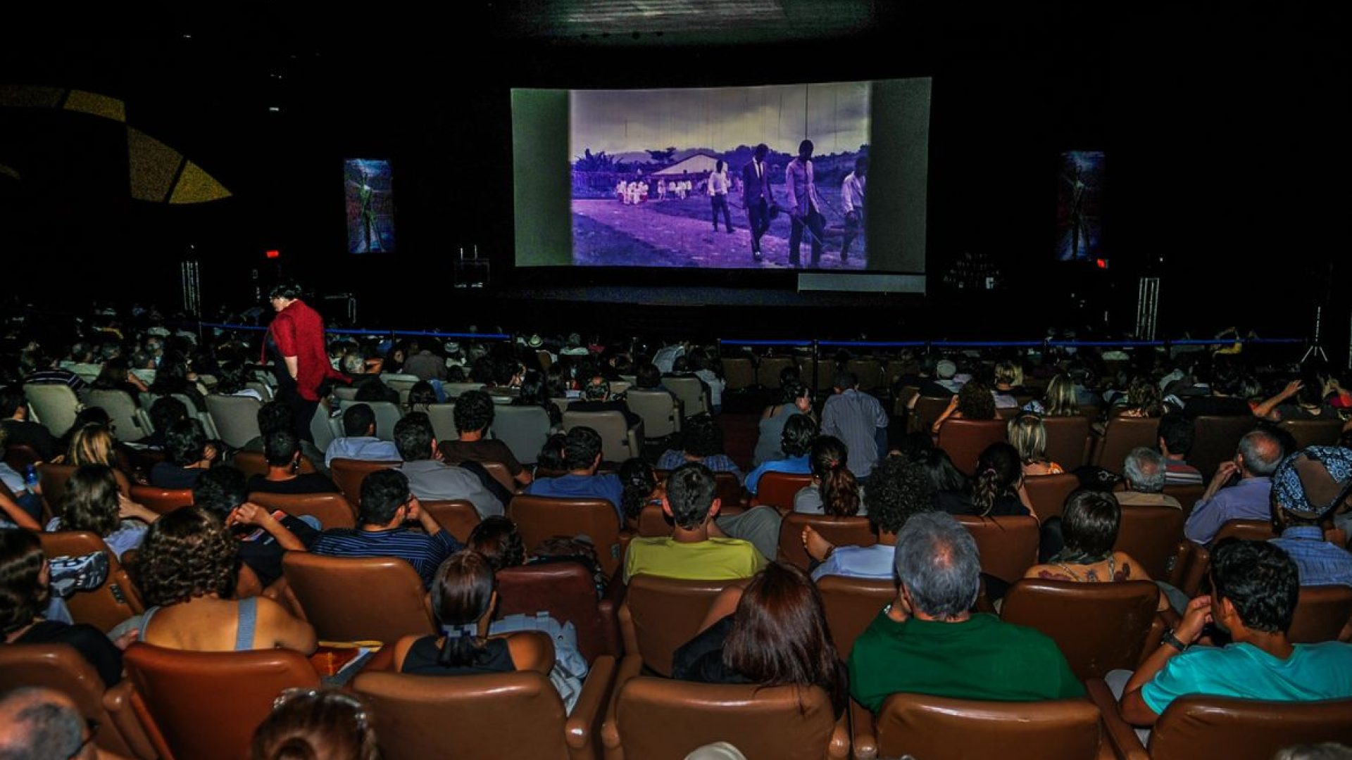 cinema1122010-301110ra3949_e_1
