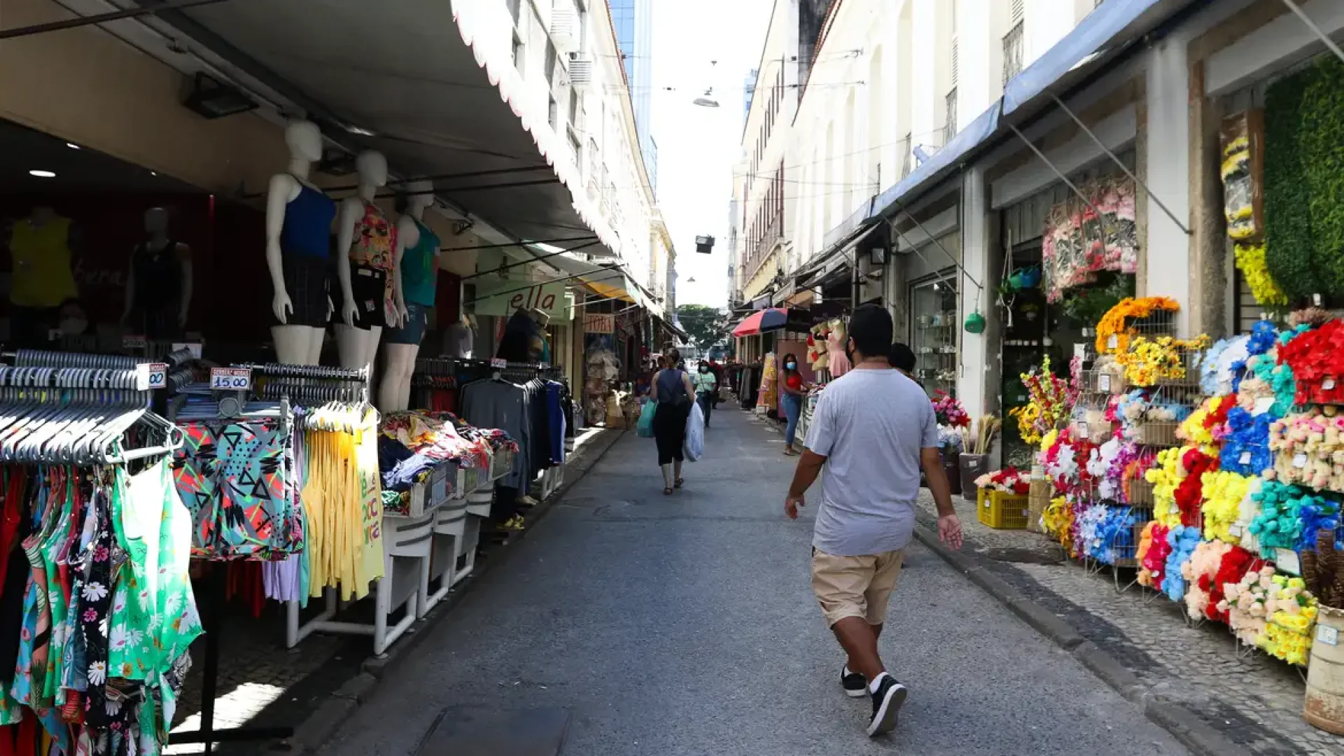 comercio_na_saara_reabre_no_rio_tnrgo_abr_0904216699