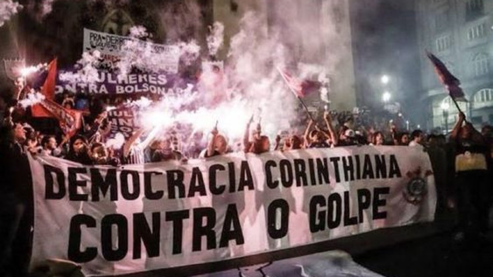 Democracia Corintiana contra o golpe - Pinterest.