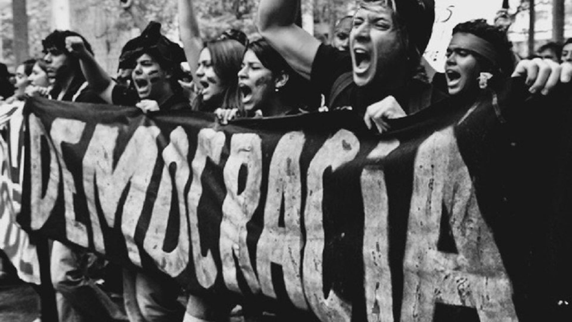 democracia-brasileira-1