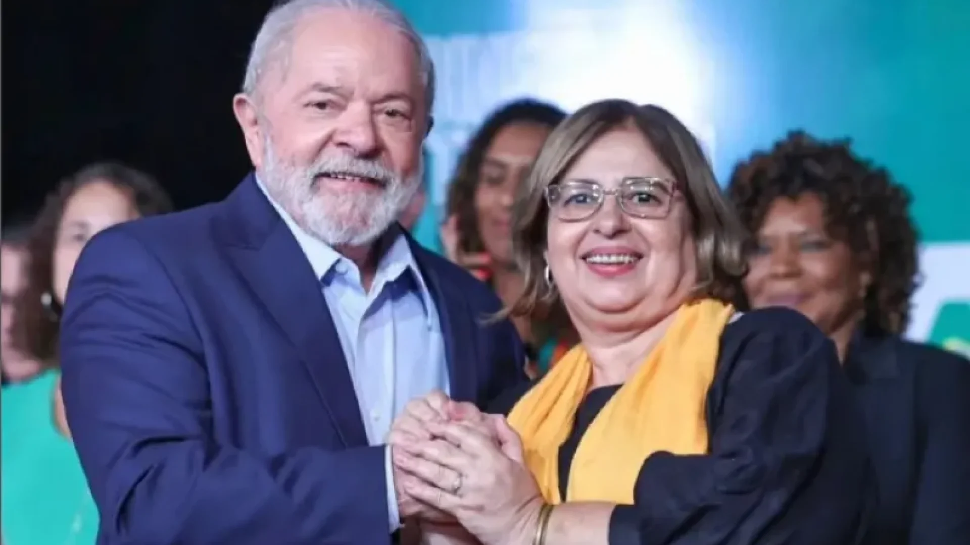 Foto de Lula e Cida Gonçalves. Reprodução redes sociais da ministra. 