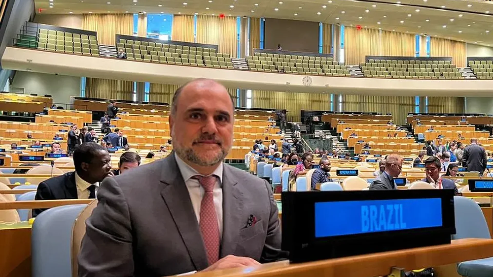 Foto do  jurista brasileiro Leonardo Nemer Caldeira Brant na Assembleia Geral da ONU. - ONU NEWS/DIVULGAÇÃO. 