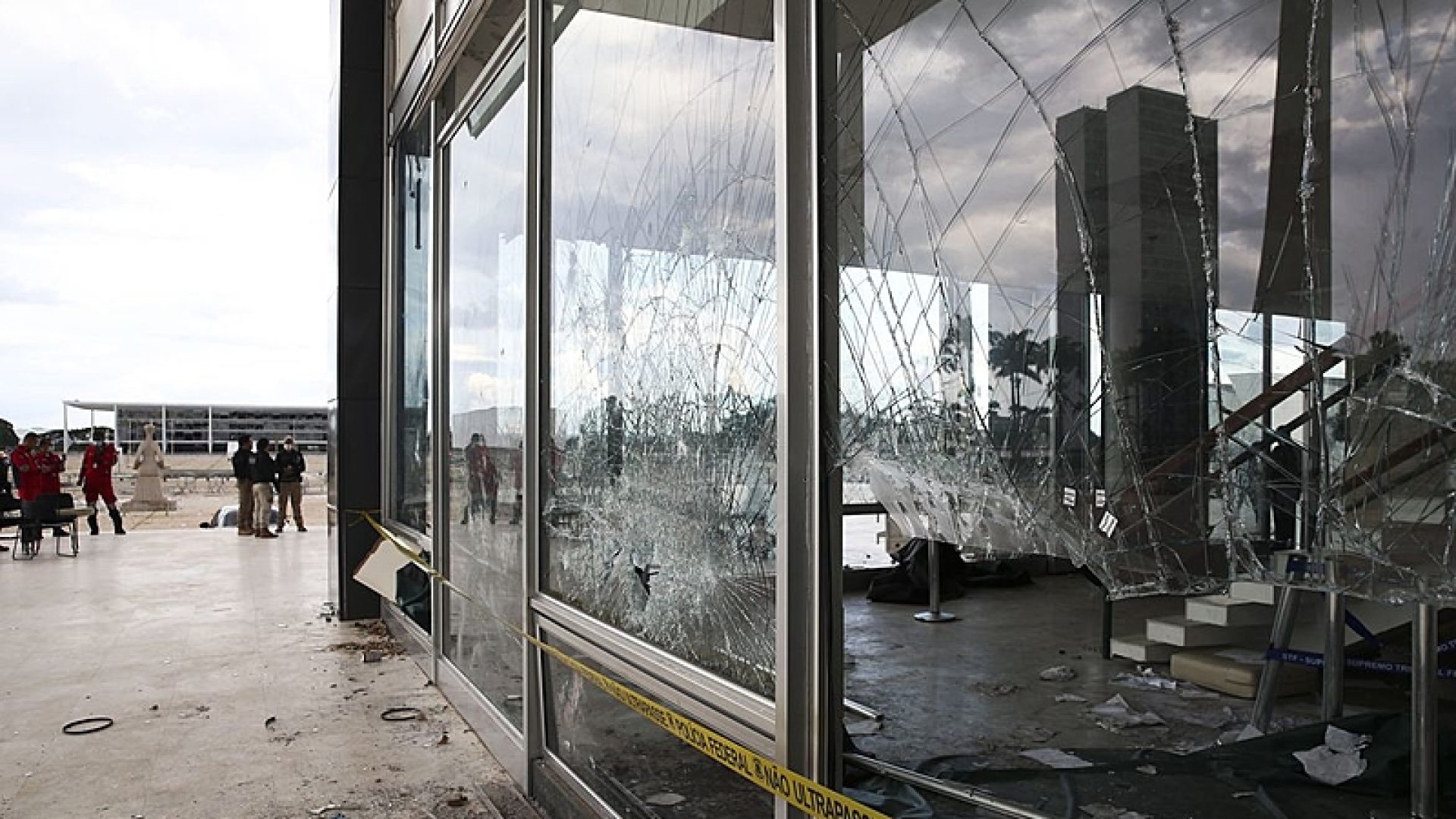Palácio do Supremo Tribunal Federal destruído, após distúrbios antidemocráticos no ultimo domingo. Foto: Valter Campanato/Agência Brasil.