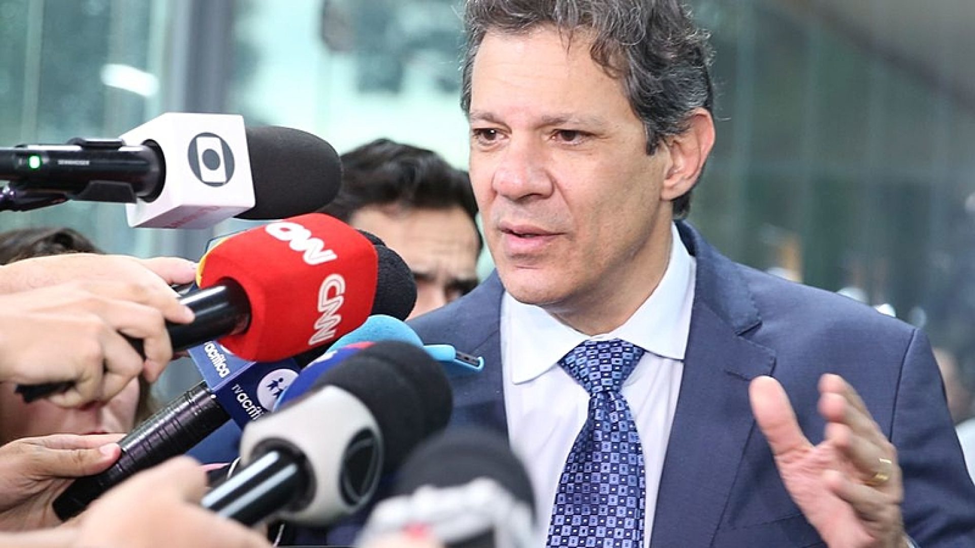 Brasília (DF), 03-04-2023 - O ministro da Fazenda, Fernando Haddad, fala a imprensa após encontro com o presidente do Banco Central, Roberto Campos Neto. Foto Valter Campanato/Agência Brasil.