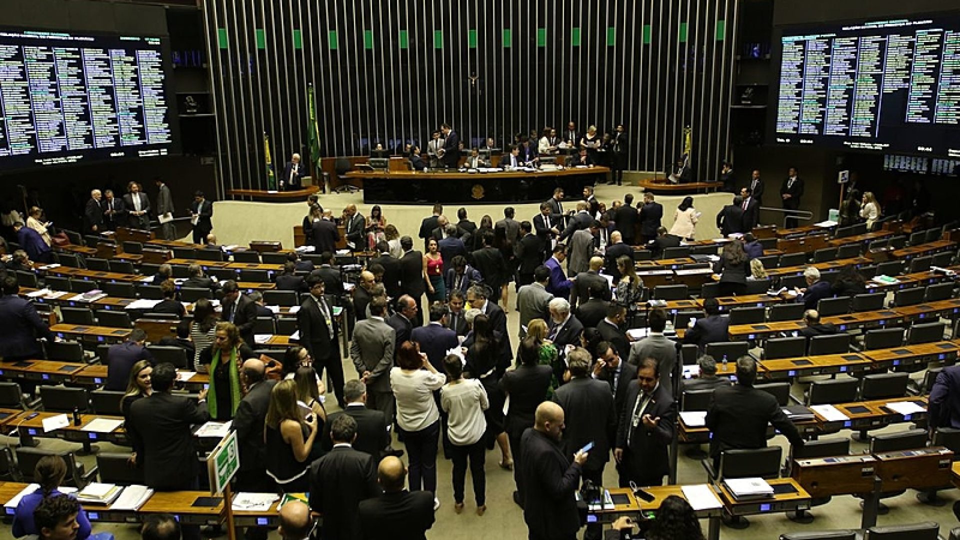 O Congresso Nacional realiza sessão plenária,para votar a Lei de Diretrizes Orçamentárias (LDO) para 2020,15 vetos presidenciais e créditos orçamentários adicionais para ministérios. Fabio Rodrigues-Pozzebom/Agência Brasil