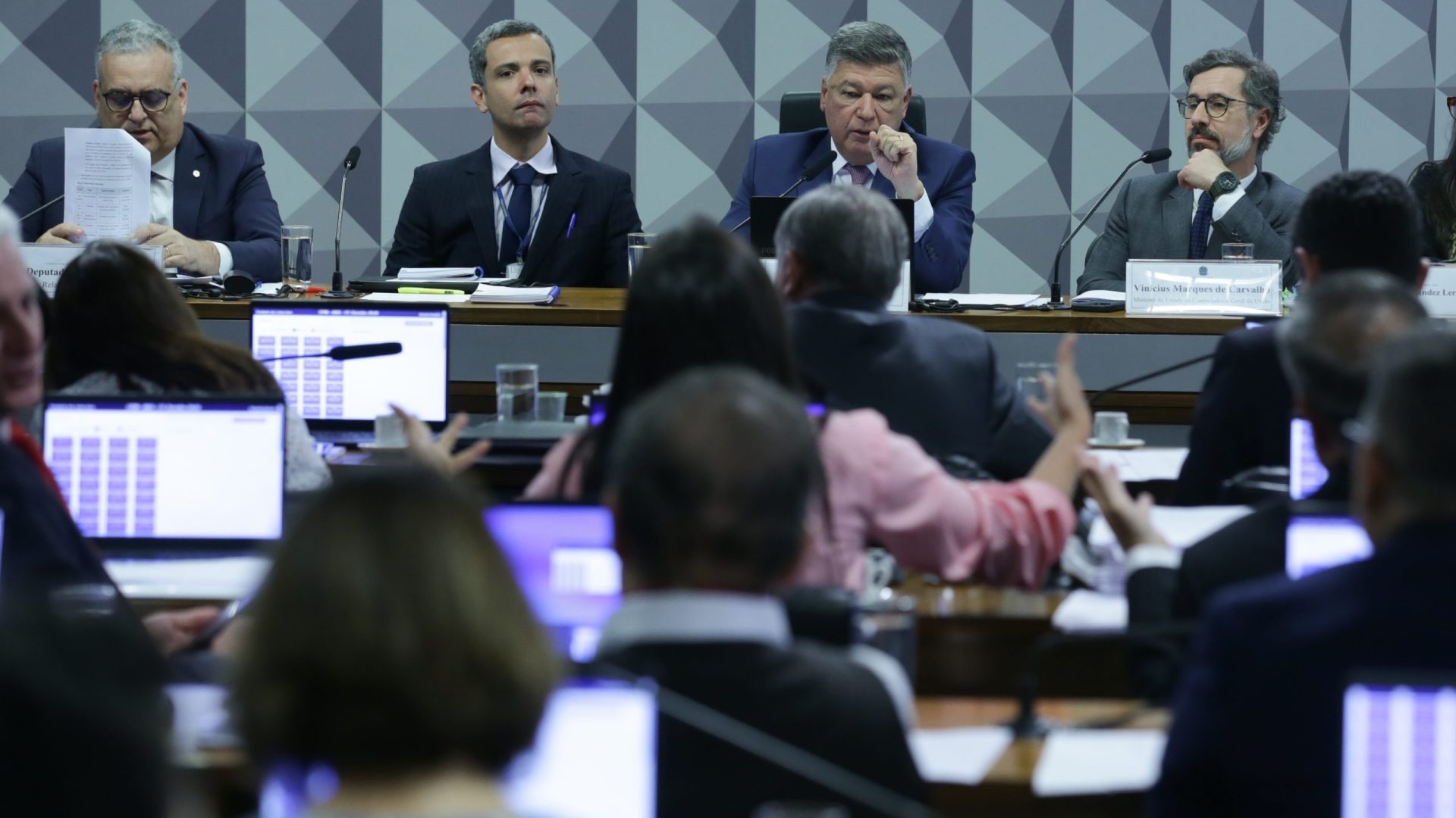 Brasília - 02/10/2025 - Reunião da comissão Parlamentar Mista de Inquérito do INSS para ouvir o ministro da Controladoria-Geral da União (CGU), Vinicius Marques de Carvalho. Foto: Lula Marques/ Agência Brasil.