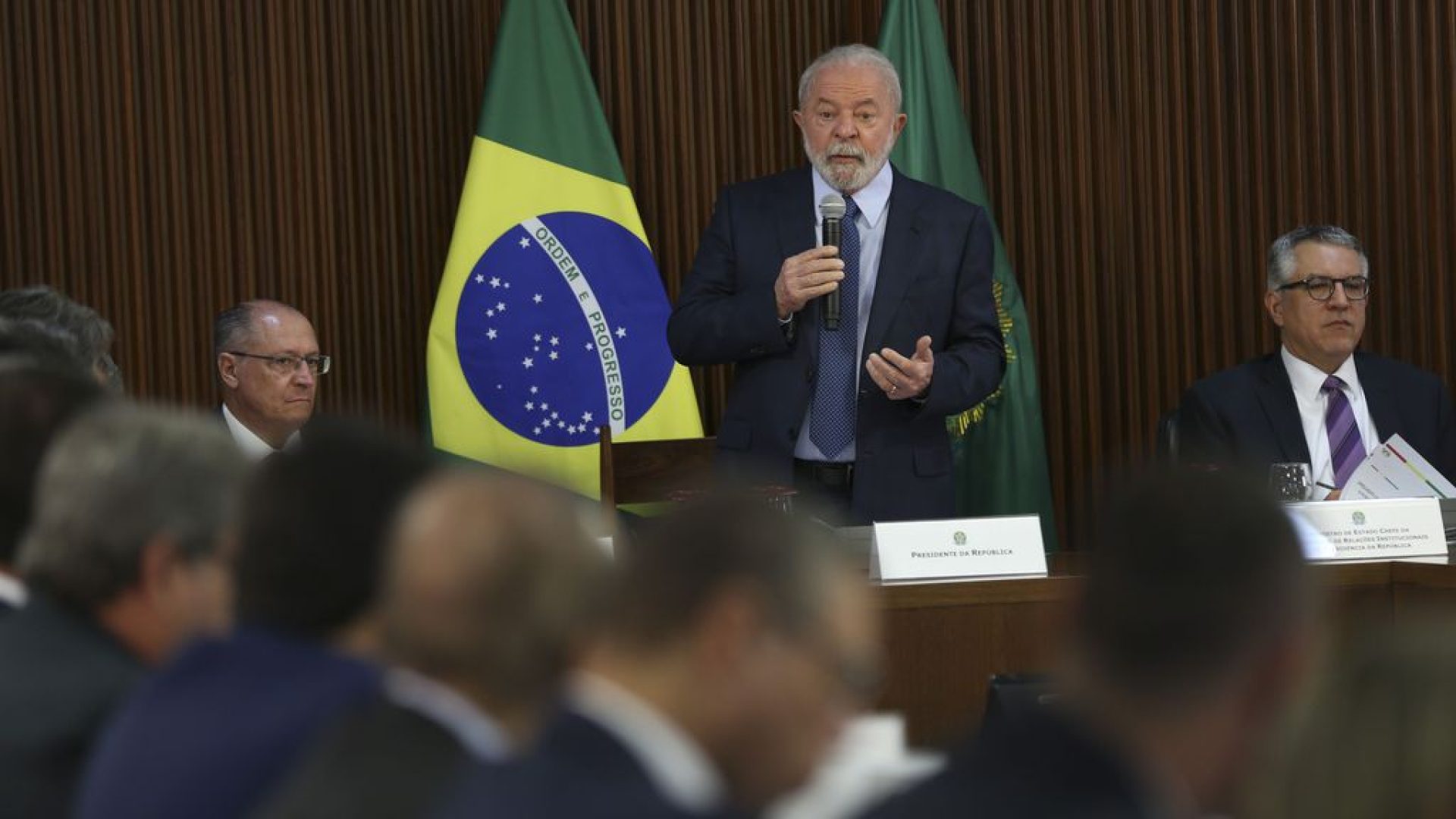 O presidente Luiz Inácio Lula da Silva se reúne com os governadores dos 26 estados e do Distrito Federal,