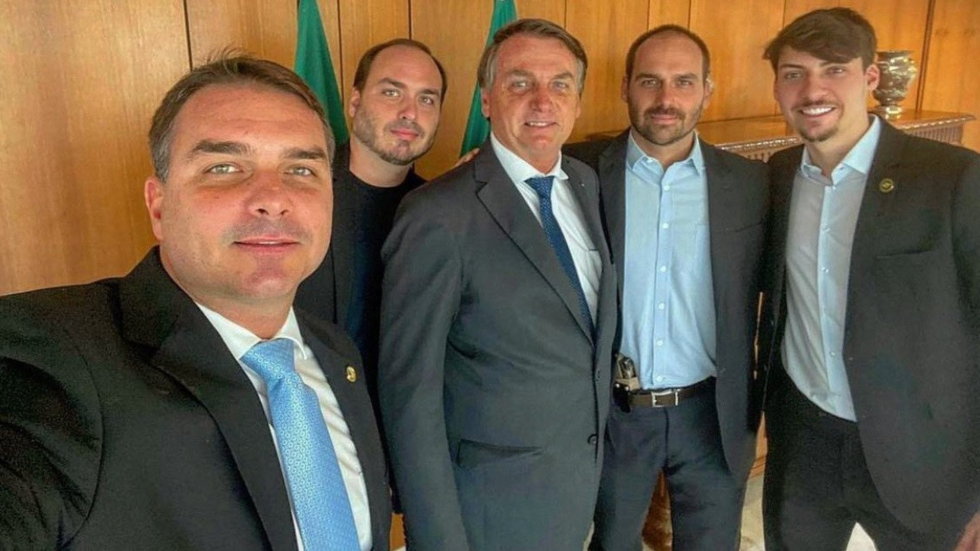jornalggn.com.br-freixo-aciona-mpf-contra-troca-de-delegado-da-pf-que-investigava-o-cla-bolsonaro-eduardo-bolsonaro-flavio-bolsonaro-carlos-bolsonaro-jair-bolsonaro-renan-bolsonaro