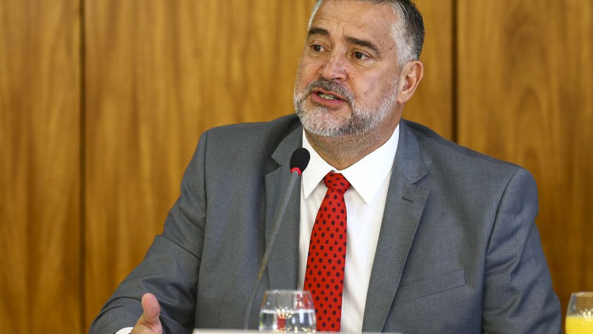 Brasília (DF), 06/04/2023 - O ministro da Secretaria de Comunicação Socia, Paulo Pimenta, durante café da manhã com jornalistas, no Palácio do Planalto.