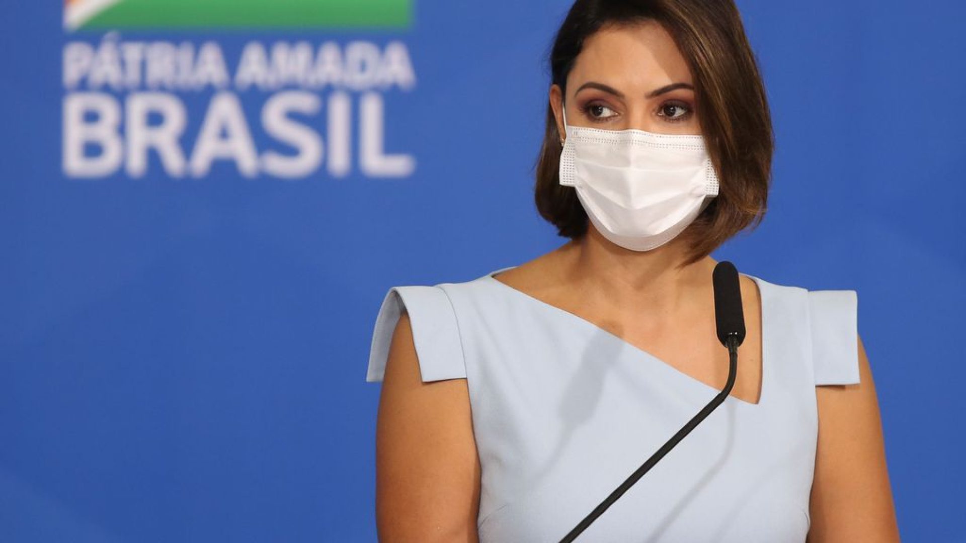 A primeira dama, Michele Bolsonaro, participa da sanção do Projeto de Lei n° 5043/2020, que amplia o número de doenças detectáveis no Teste do Pezinho.
