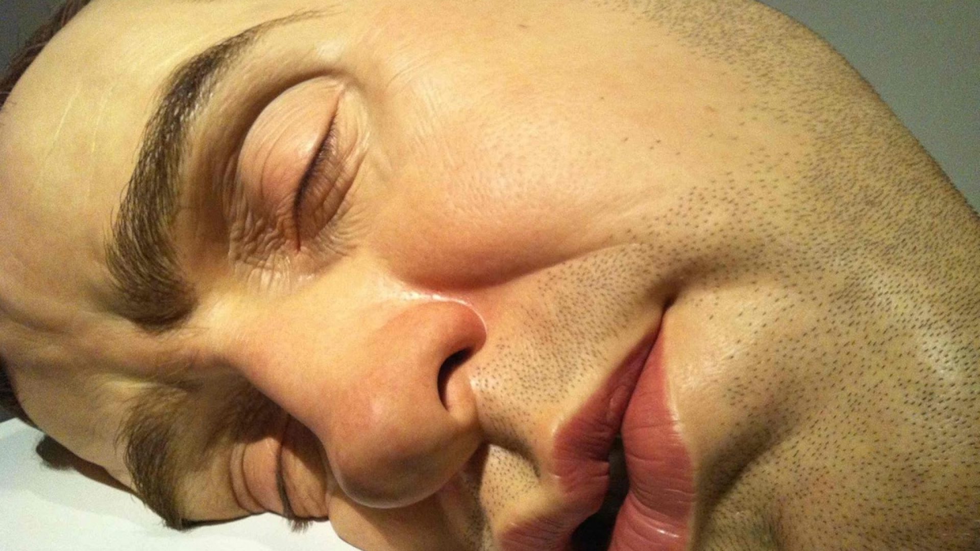 ron-mueck-hiper-realismo