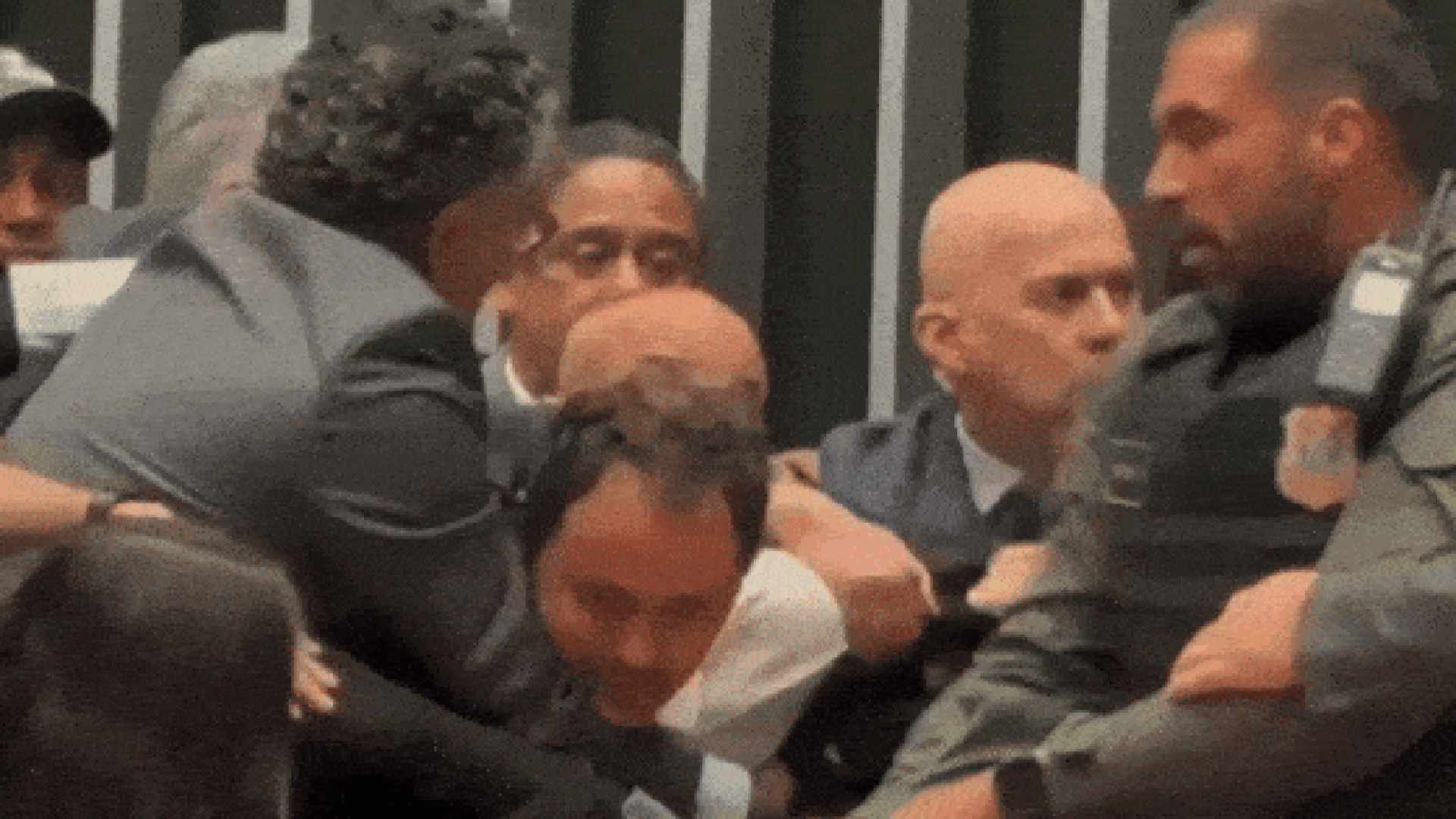 whatsappvideo2025-12-09at18.18.31-ezgif.com-optimize